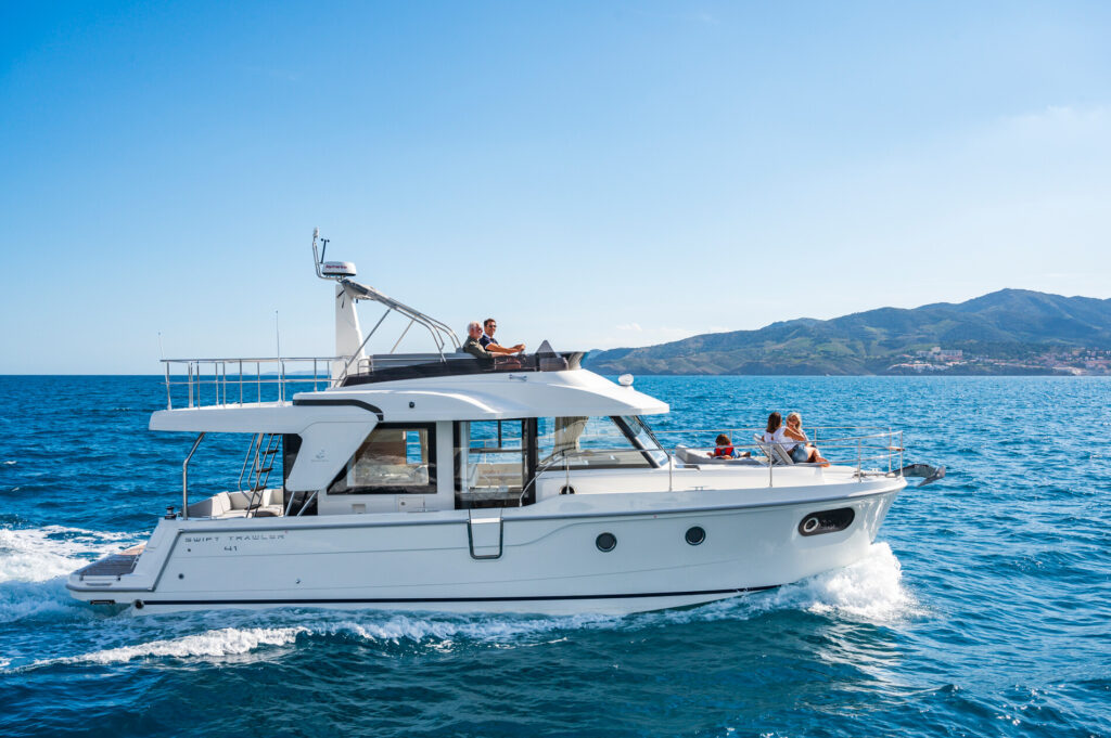 Swift Trawler_41_Fly_1
