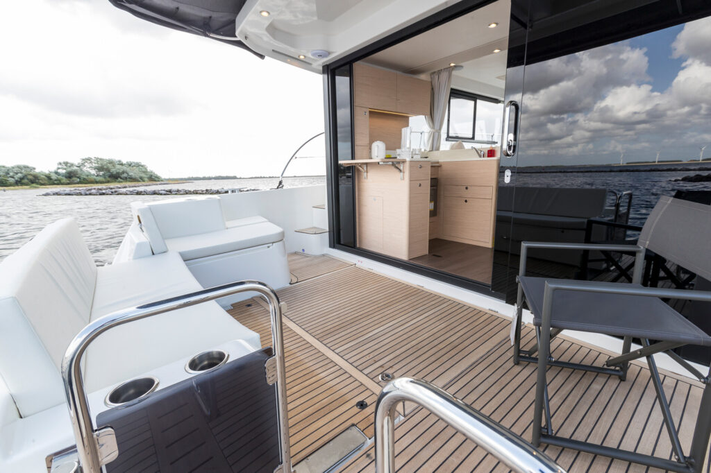 Nova Yachting Bruinisse Fotografie van diverse nieuwe schepen. De Bénéteau Swift Trawler 41