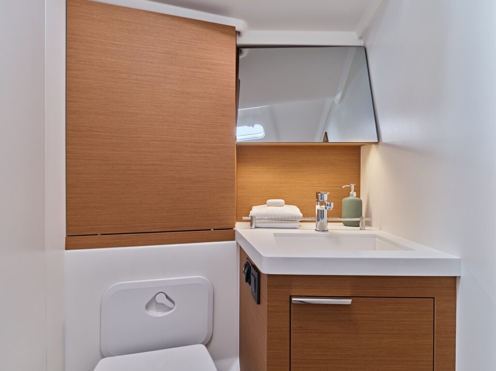 Beneteau First 44-20-bathroom